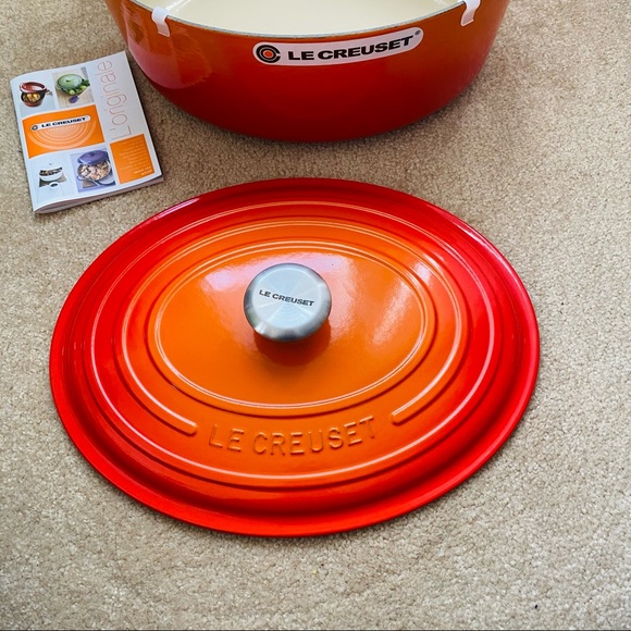 Le Creuset new 8qt #33 Volcanic rare - Picture 3 of 14